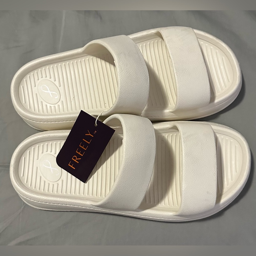 NWT womens freely double band Eva slide size 9